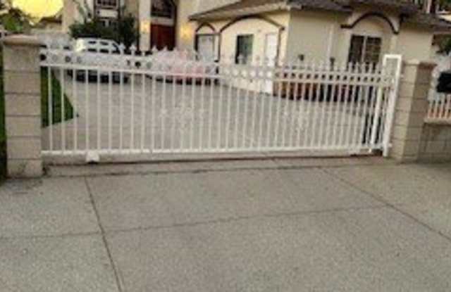 3231 Charlotte photos photos