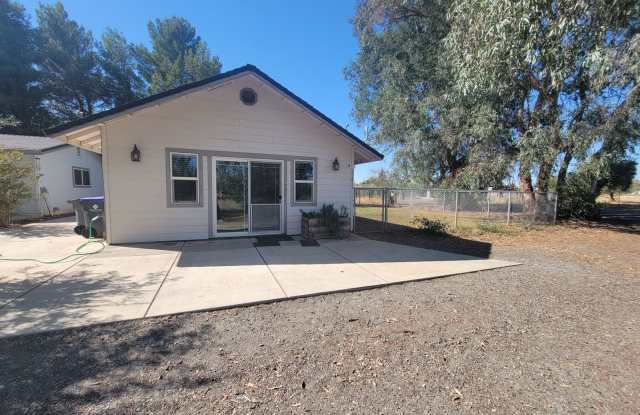 Charming 1 Bedroom 1 Bath Home For Rent in Corning! - 23811 Bosque Avenue, Tehama County, CA 96021