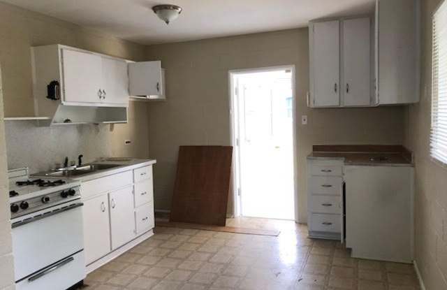 MOVE IN SPECIAL: Waived $350 Cleaning Fee!!!!! photos photos