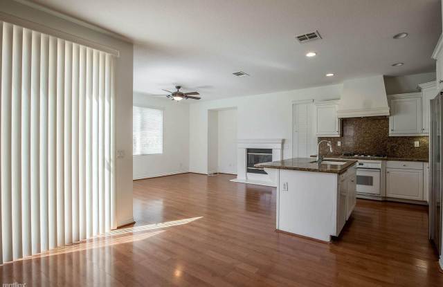 19724 Ellis Henry Ct Gallery 4