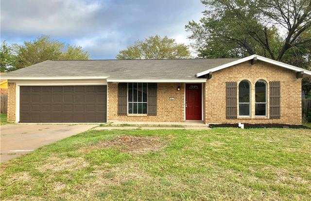 1013 Avington Court - 1013 Avington Court, Arlington, TX 76015