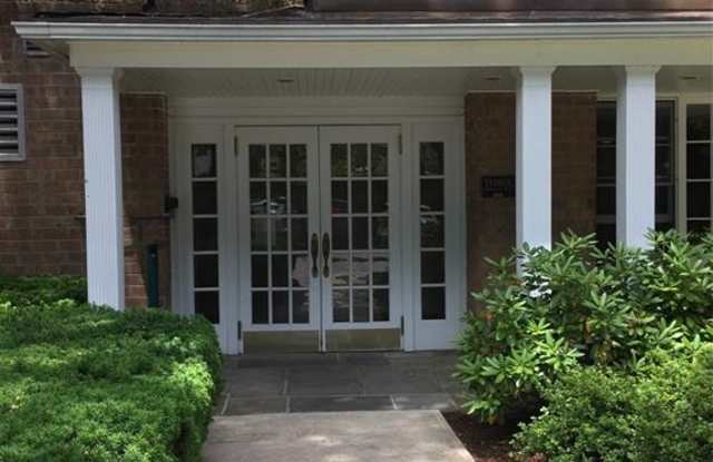 3 Consulate Drive Gallery 2