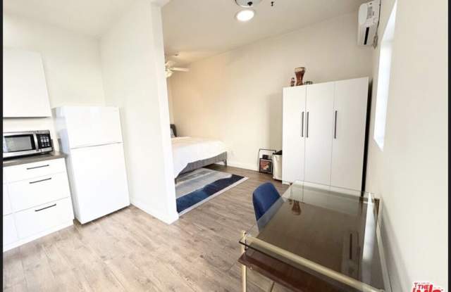 225 S Clark Dr unit: Guesthouse - 225 South Clark Drive, Beverly Hills, CA 90211