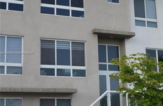 10347 NW 64th photos photos