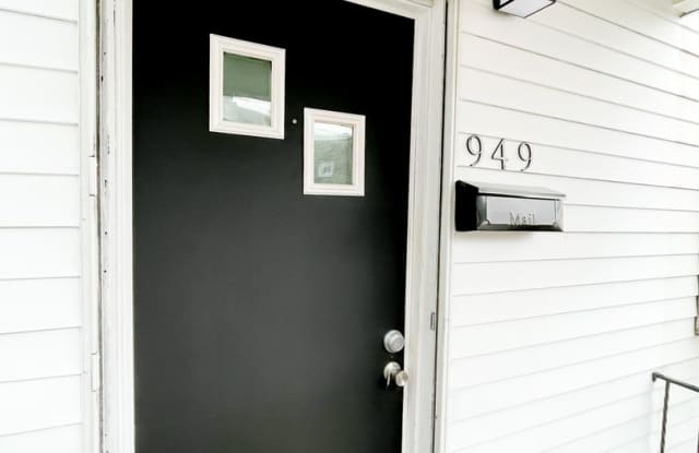 AVAILABLE MAY 2026 - Completely Renovated 2 Bedroom Home! photos photos