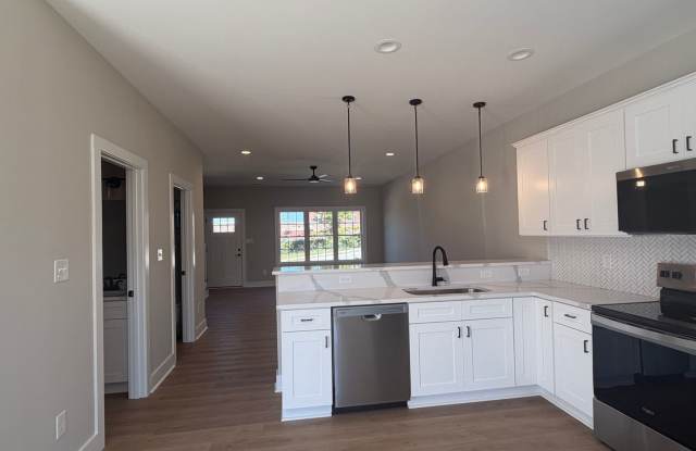 2 Bed 2.5 Bath End Unit Townhome Gallery 3