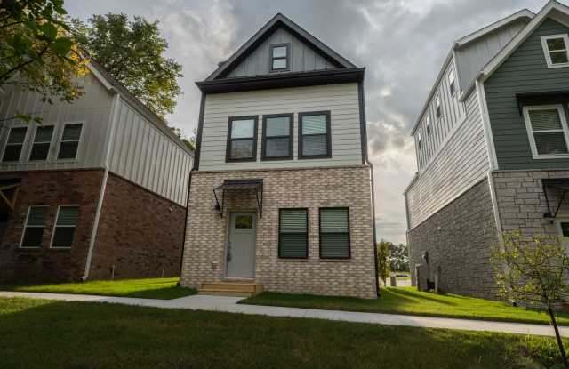Brand New 2 BR Townhomes - 1327 Van Buren Avenue, Fayetteville, AR 72701