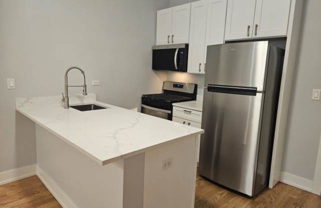 1415 W. Erie St photos photos