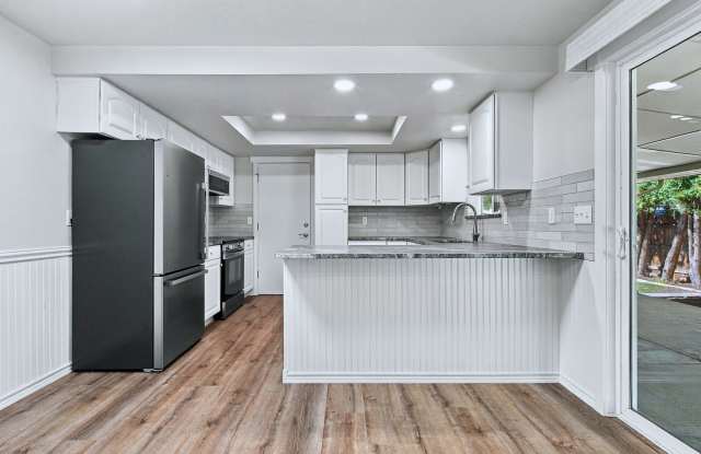 Charming & Spacious 3-Bedroom Home Near Downtown Eagle Gallery 4