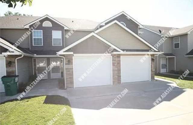 Spacious 3 Bedroom Townhome in Platte City-Available NOW!! photos photos
