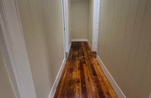 Gorgeous 1-bedroom, Second floor! Apartment in quiet Pittsfield Street Gallery 3