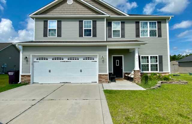 Well Maintained 4 Bedroom in Sterling Farms - 304 Aquamarine Circle, Onslow County, NC 28546