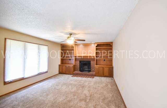 Charming 3 Bedroom in West Des Moines Home for Rent Gallery 4