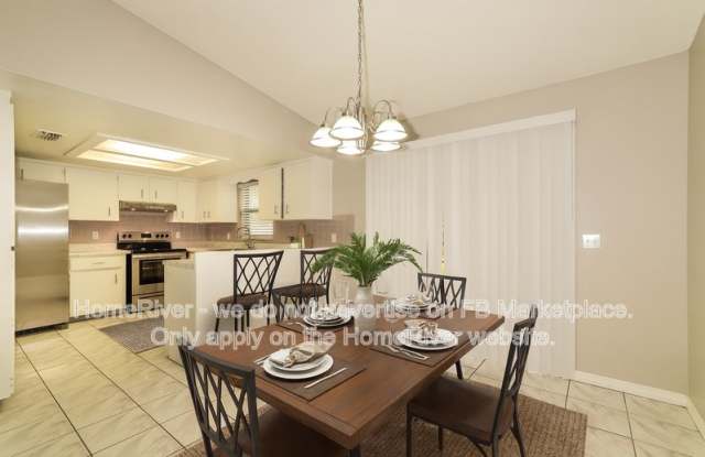 2811 Queen Palm Dr Gallery 3