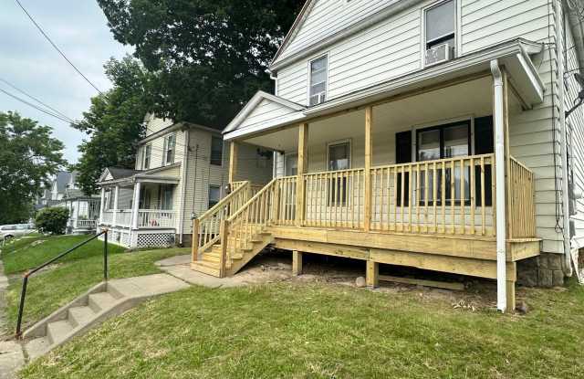 27 Duane Avenue - 3 photos photos