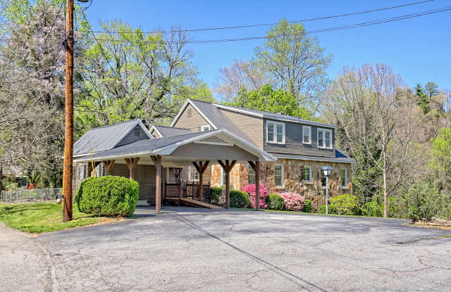 174 Paris St photos photos