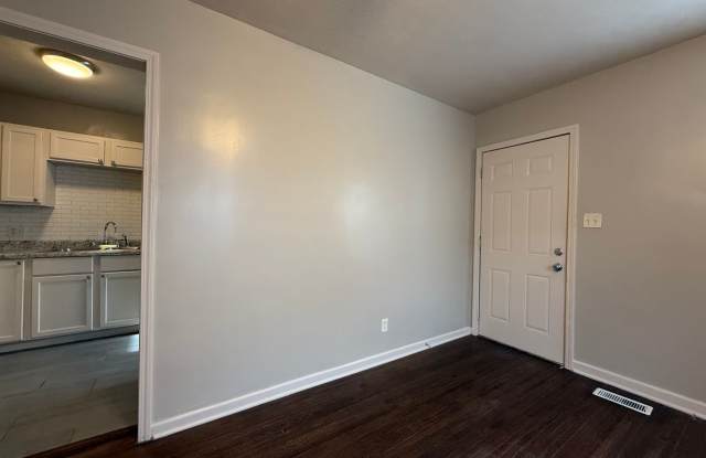 2 Bedroom with a Full Basement and Garage Gallery 4