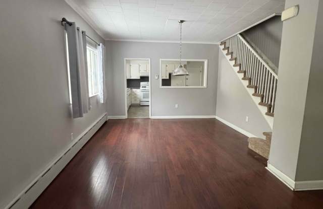 1406 Penn Avenue Gallery 3