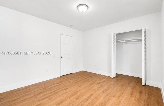 1545 Lenox Ave Gallery 2