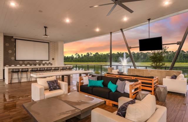 The Menlo Gallery 2