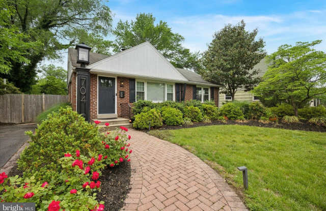 704 CEDAR Avenue photos photos 704 CEDAR Avenue photos photos