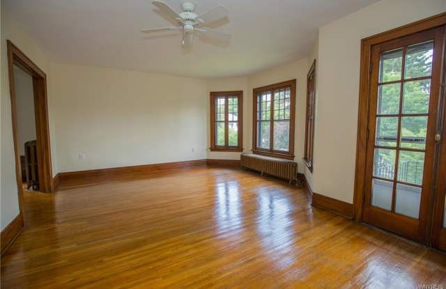 295 Summit East Gallery 3