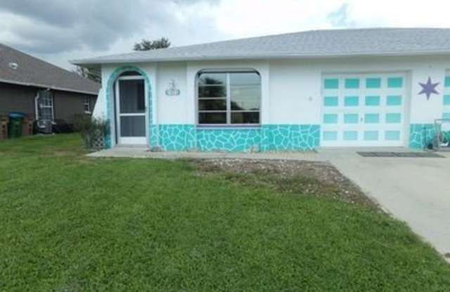1421 SE 23rd Place - 1421 Southeast 23rd Place, Cape Coral, FL 33990