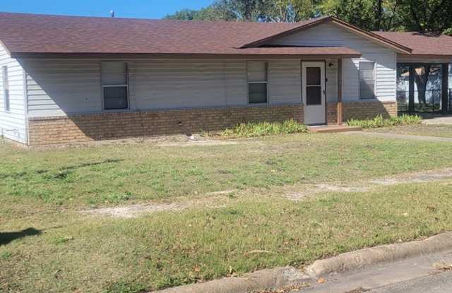 Charming 3-Bedroom, 1-Bath Home with Large Backyard – Fully Furnished! photos photos