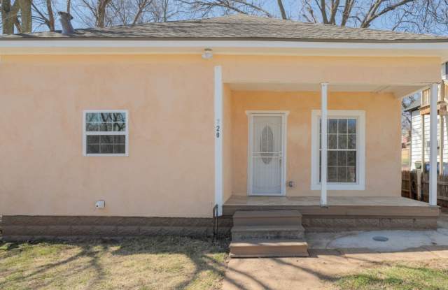 Welcome to 720 S 5th St! RENT TO OWN 3bed 2 bath! Gallery 1