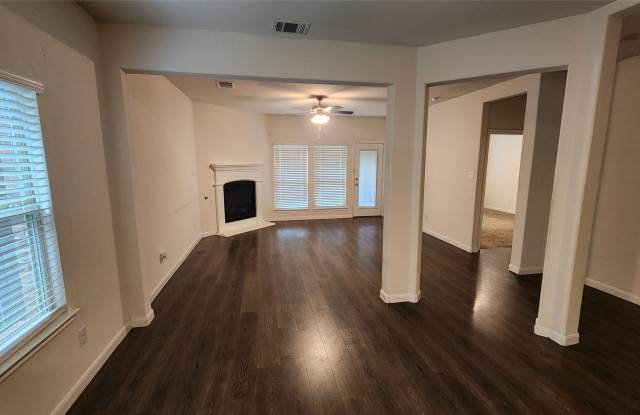 3904 Oak Creek Circle Gallery 4