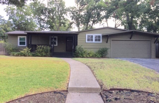 214 WOODCREST DR - 214 Woodcrest Dr, San Antonio, TX 78209