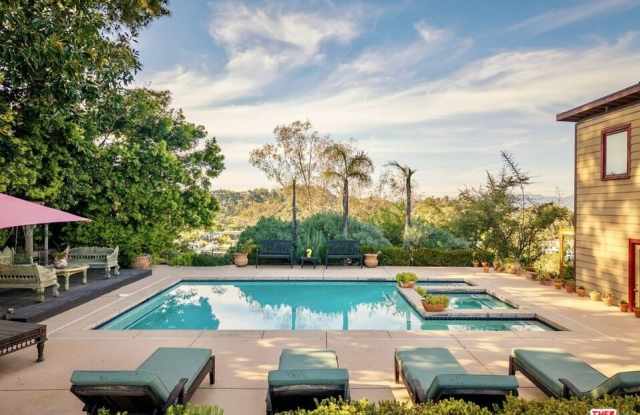 8926 Crescent Dr photos photos