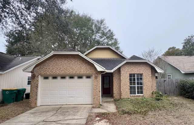 Updated Niceville Rental with Vaulted Ceilings & Private Back Patio! Gallery 1