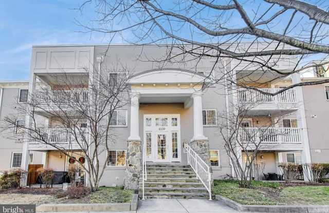 4139 S FOUR MILE RUN Drive unit: 304 photos photos