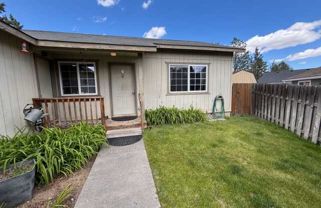 Spacious 3BR/2BA Home in Bend with Vaulted Ceilings, 2-Car Garage  Large Backyard photos photos