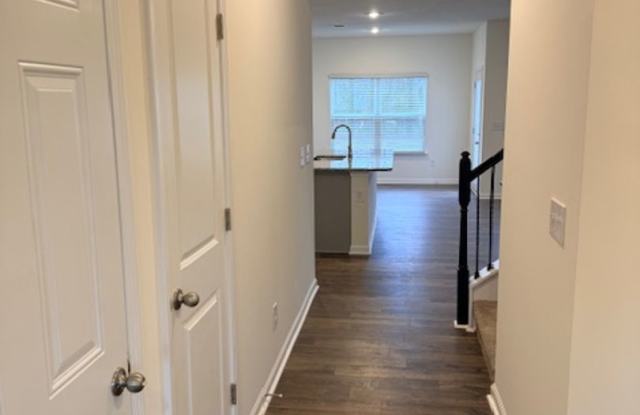 Maryville 37803 - Brand New Build in Maryville! 5 bedroom, 3.5 bath home - Contact Troy Adams (865) 233-6949 Gallery 4