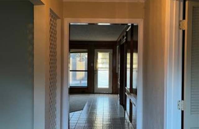 2741 Stoneridge Drive Gallery 2