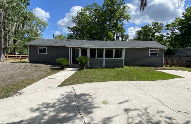 2177 Lake Dr - 2177 Lake Drive, Jacksonville, FL 32246