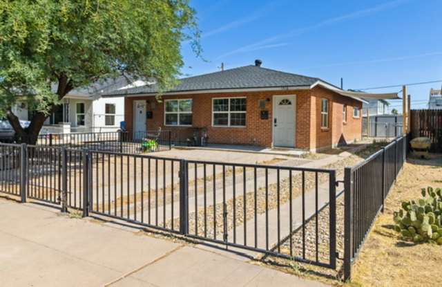 Utilities Included (a $200+ Savings) Charming Updated Duplex Home in Historic District! photos photos