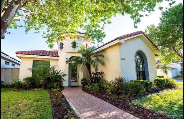 1220 E Agusta Avenue photos photos