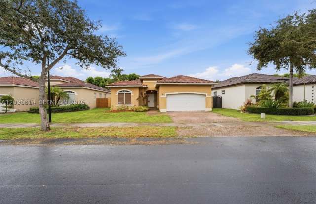 1420 SE 23rd Dr. Gallery 1