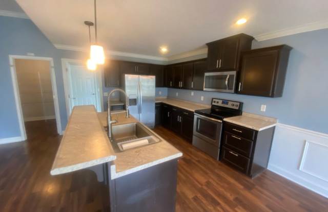 4 Bedroom 2 Bath Home! $1000 OFF FIRST FULL MONTH’S RENT WITH AN ACCEPTABLE APPLICATION & CREDIT. Gallery 3