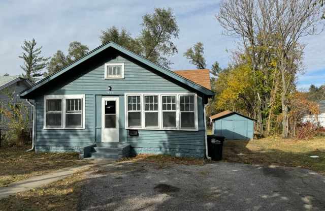 3 BR, 1 BA off Fontenelle Blvd photos photos