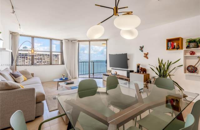 1925 Brickell Ave photos photos
