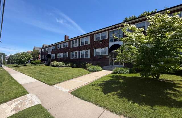 Beautifully-Maintained 1-Bedroom & Centrally Located to Everything You Need! Gallery 1