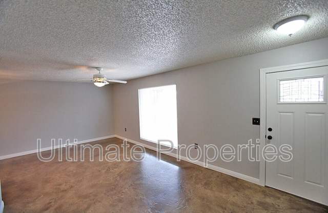 9331 W Arrowhead Dr Gallery 2