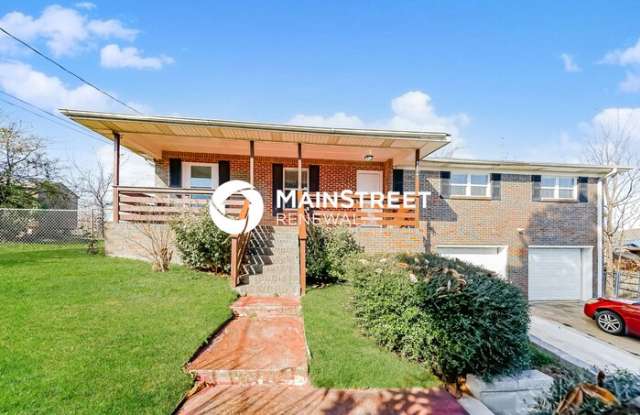 4744 Smithfield Drive North Gallery 1