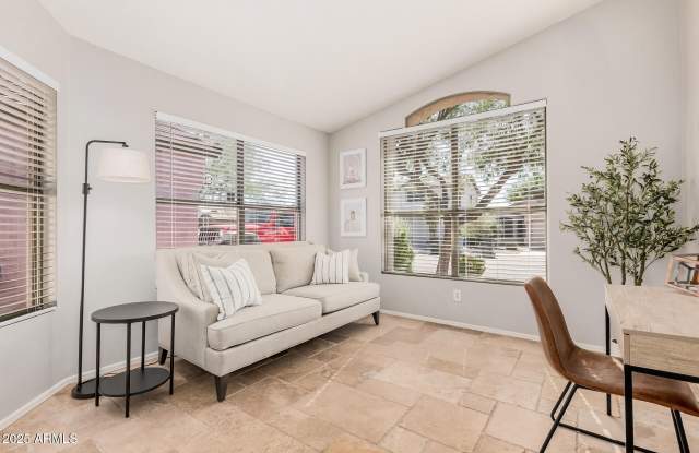4632 E MOSSMAN Road Gallery 3