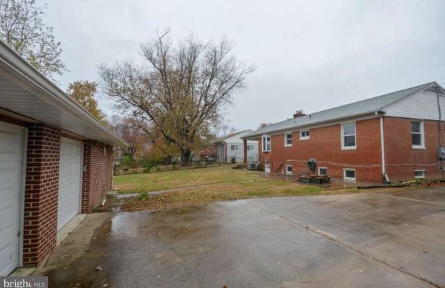 10905 FAIRCHESTER DRIVE Gallery 2