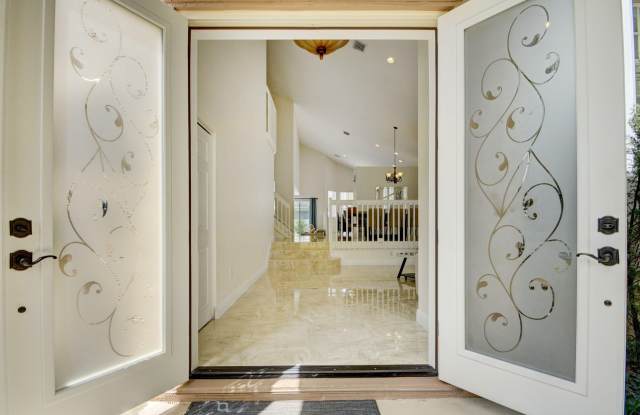 2418 Westmont Drive Gallery 4